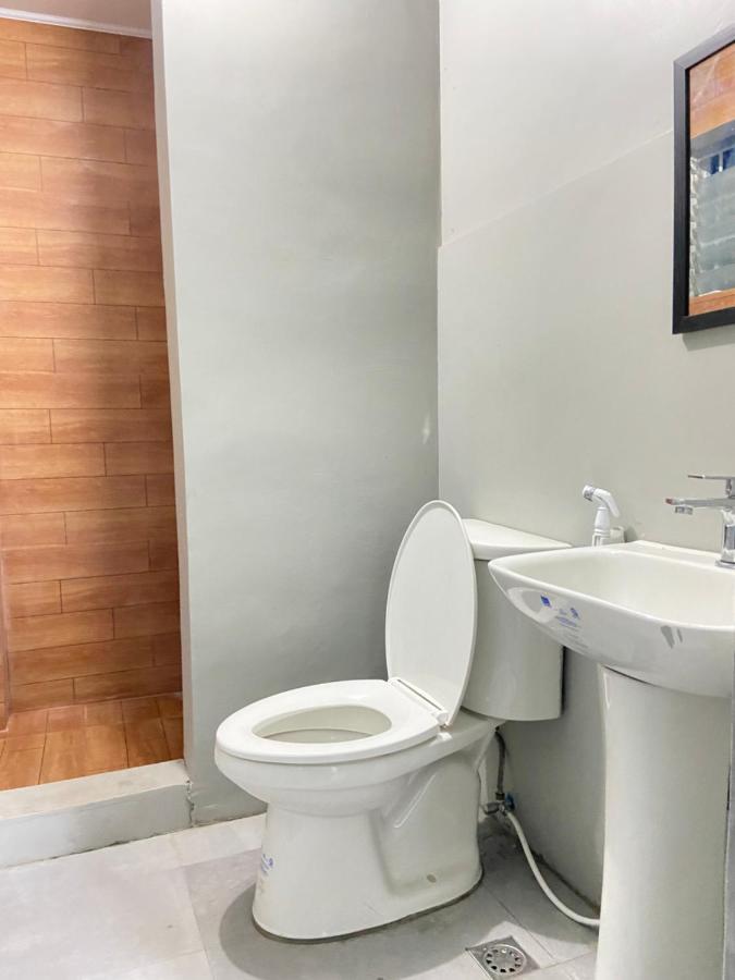 Lime Lite Manila Hostel Makati City Eksteriør bilde